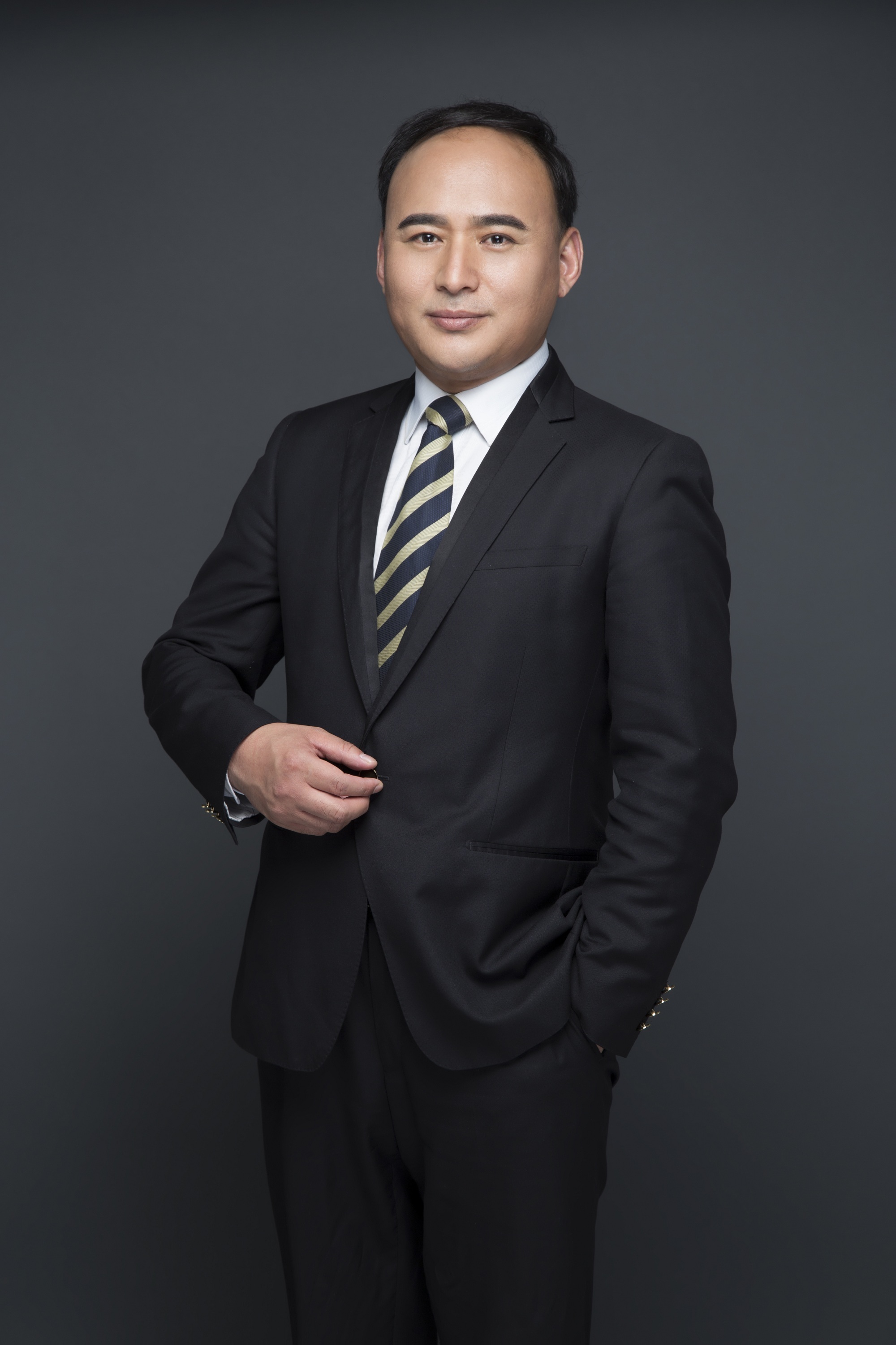 吴埂珐 视觉与舞美负责人